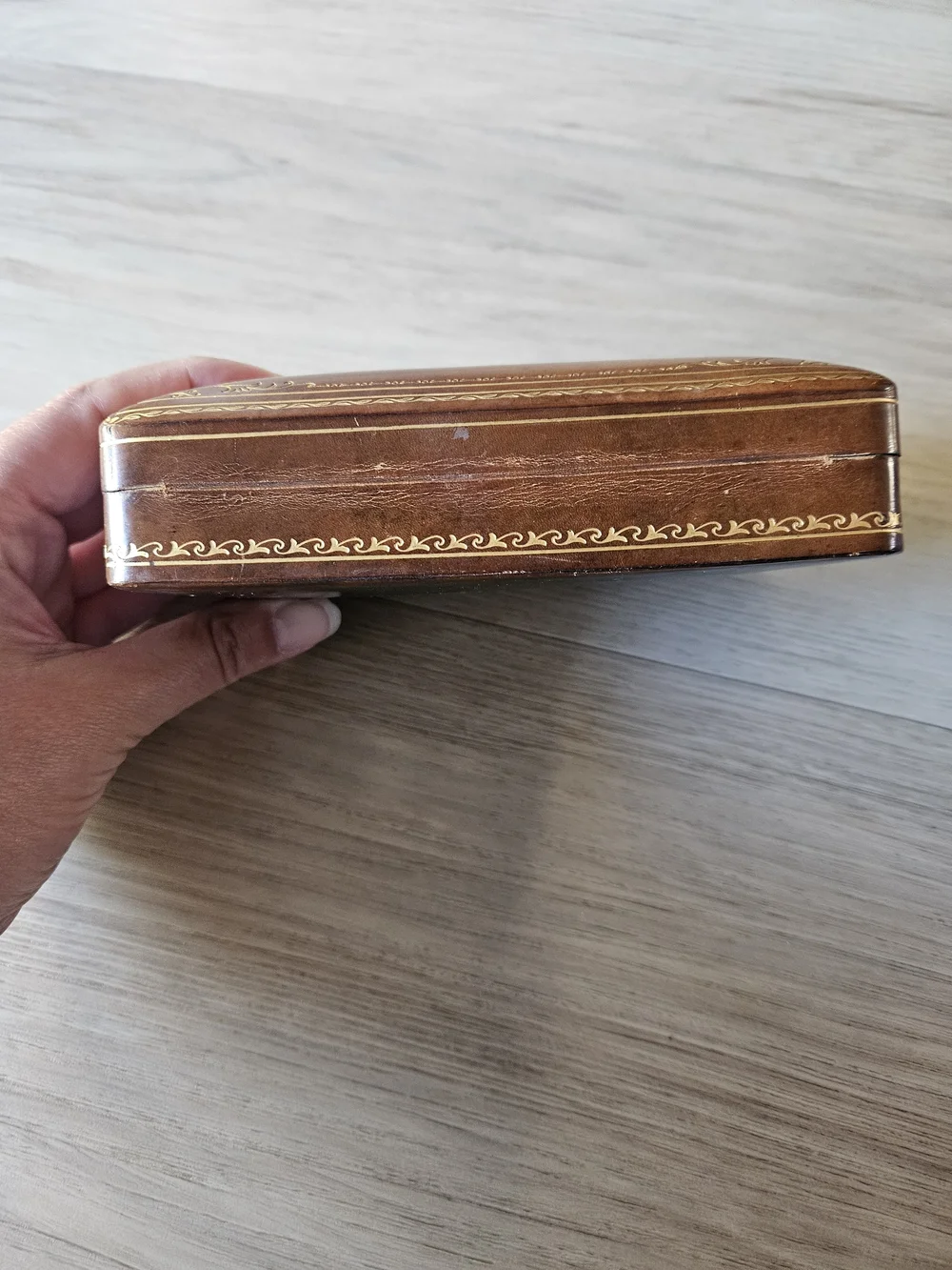 Vintage Mid Century Italian Florentine Tooled Leather Trinket Box Gilt Gold Brow
